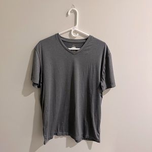 Roots work out shirt size L